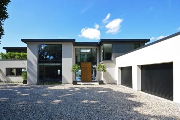 Coping in aluminium on residential property